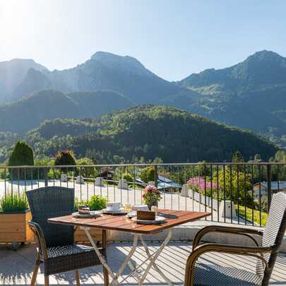 Kaffeetrinken Sonnenterrasse Alpencafé Hotel Hanauerlehen Schönau am Königssee Berchtesgaden | © Hotel Hanauerlehen