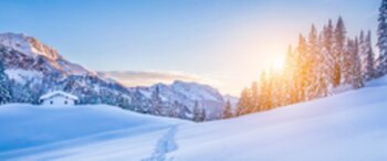 Schneeschuhwandern Winterwanderung Schnee Schönau am Königssee Berchtesgaden | © Shutterstock